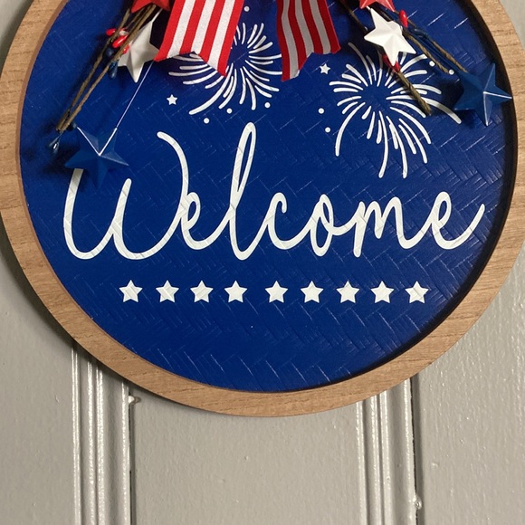 NWT- Round Wooden- Blue Wicker- WELCOME Patriotic Decoration Sign 🇺🇸🎇⭐️ - Picture 6 of 17